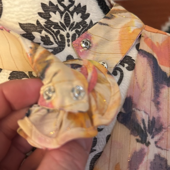 CeCe Blush Multiprint Blouse NWT - Picture 7 of 7